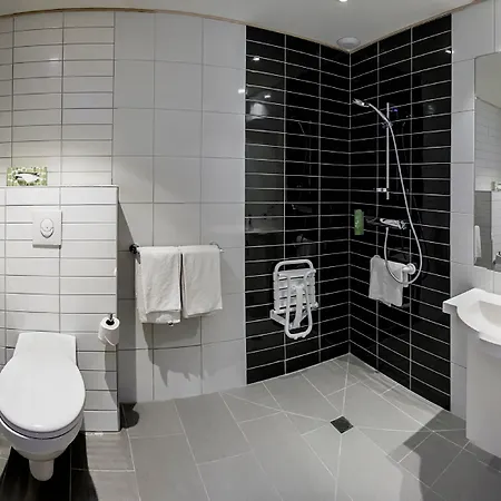 מלון Express Centre By Ihg ליל