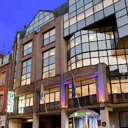 מלון Express Centre By Ihg