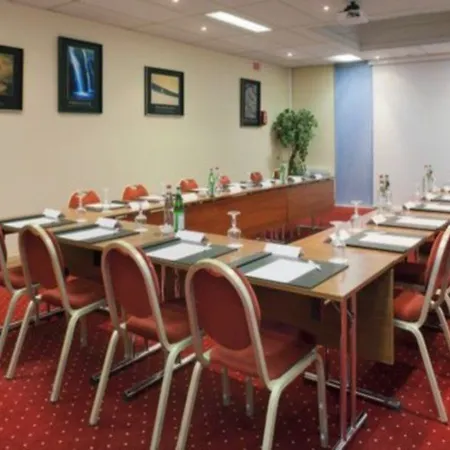 מלון Express Centre By Ihg 3*