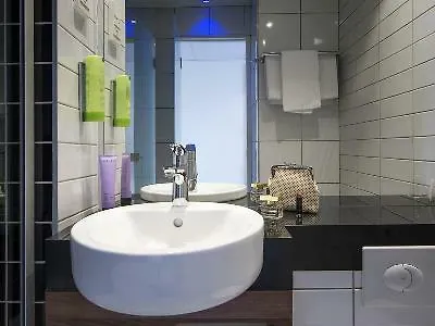 Express Centre By Ihg ליל